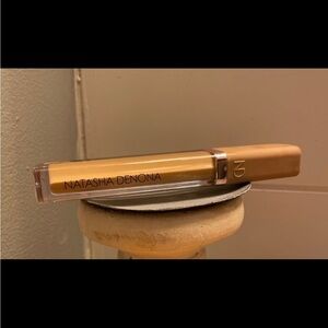 Natasha denona concealer y10 Hy-Glam Concealer